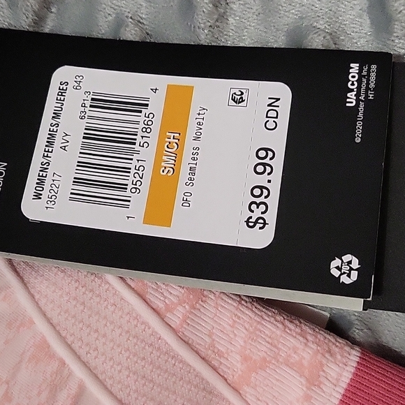 Under Armour sport bra with pads - Picture 2 of 3